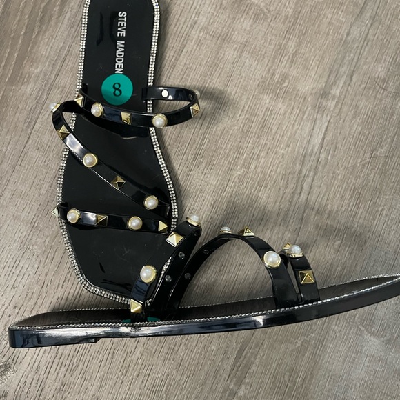 Steve Madden - Picture 1 of 4